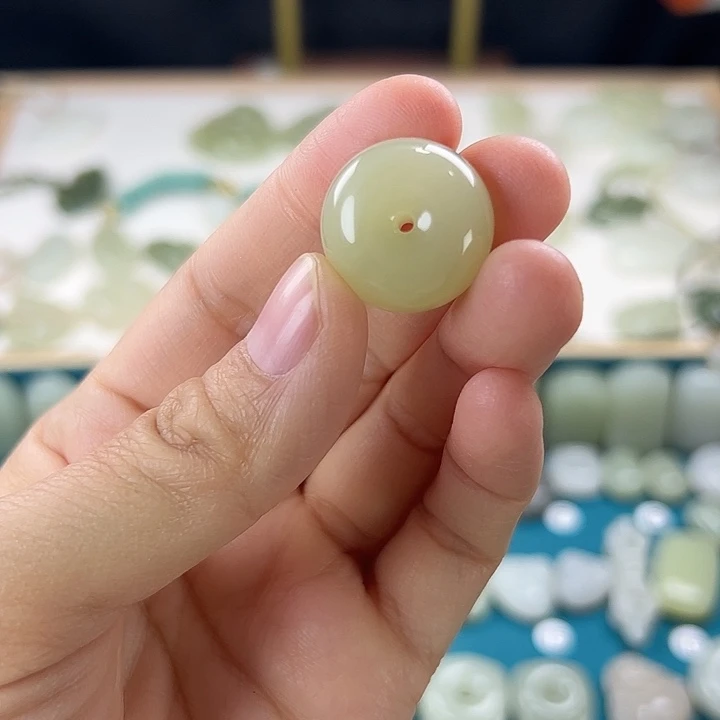 花***财和田玉未镶嵌颈饰