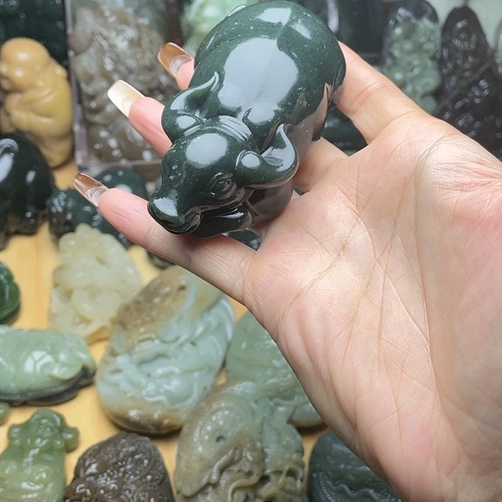 闻***和田玉未镶嵌挂件