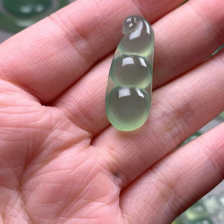 蛇纹石玉未镶嵌颈饰岫玉