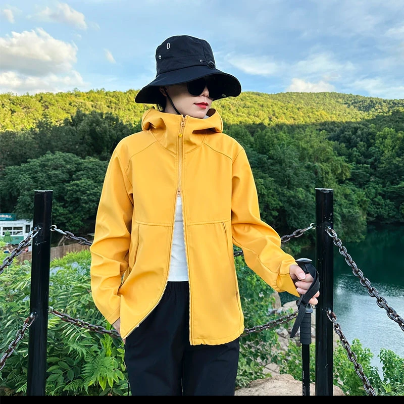 防泼水轻户外软壳衣春秋新男女同款轻量化百搭连帽冲锋衣登山外套