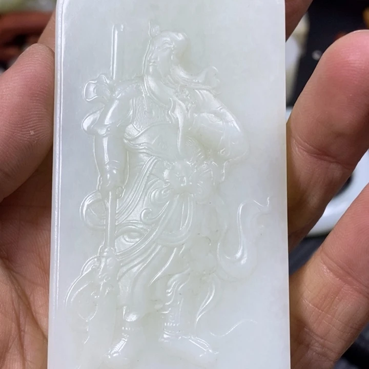 颈饰未镶嵌和田玉（糖玉）