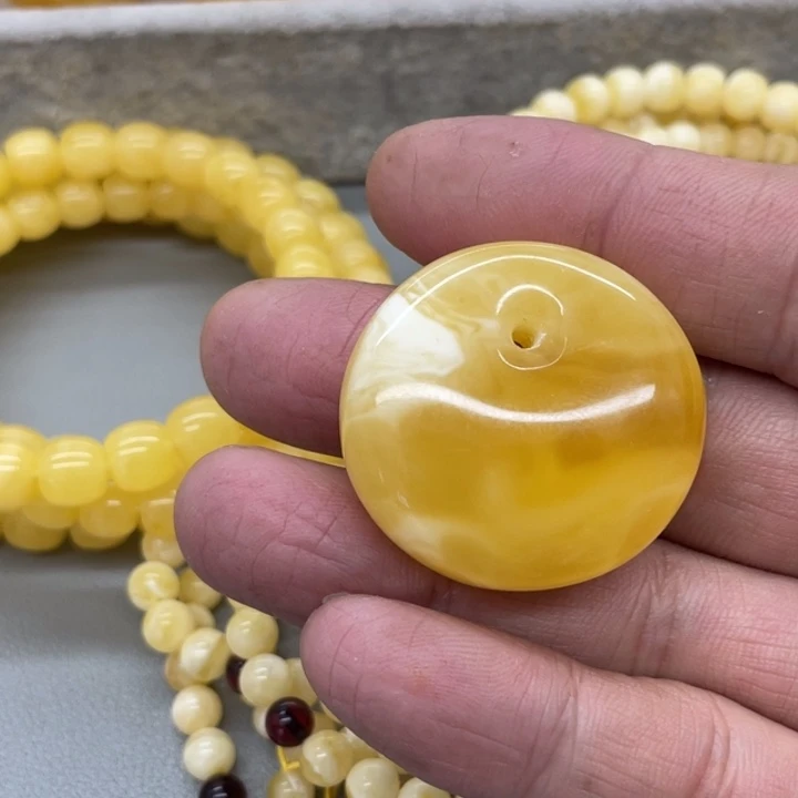 琥珀未镶嵌裸石挂件