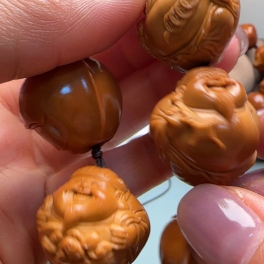 橄榄核手串钻**根雕刻工艺