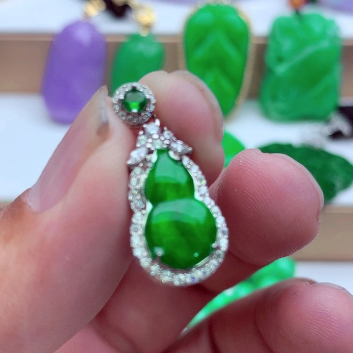 翡翠未镶嵌吊坠(不含链)