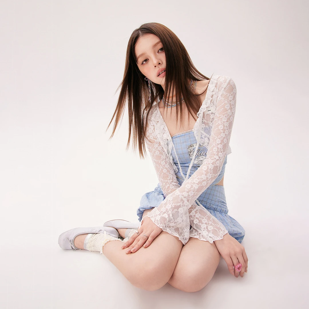 CHUU荷叶边系带设计V领长袖修身轻薄短款蕾丝衫