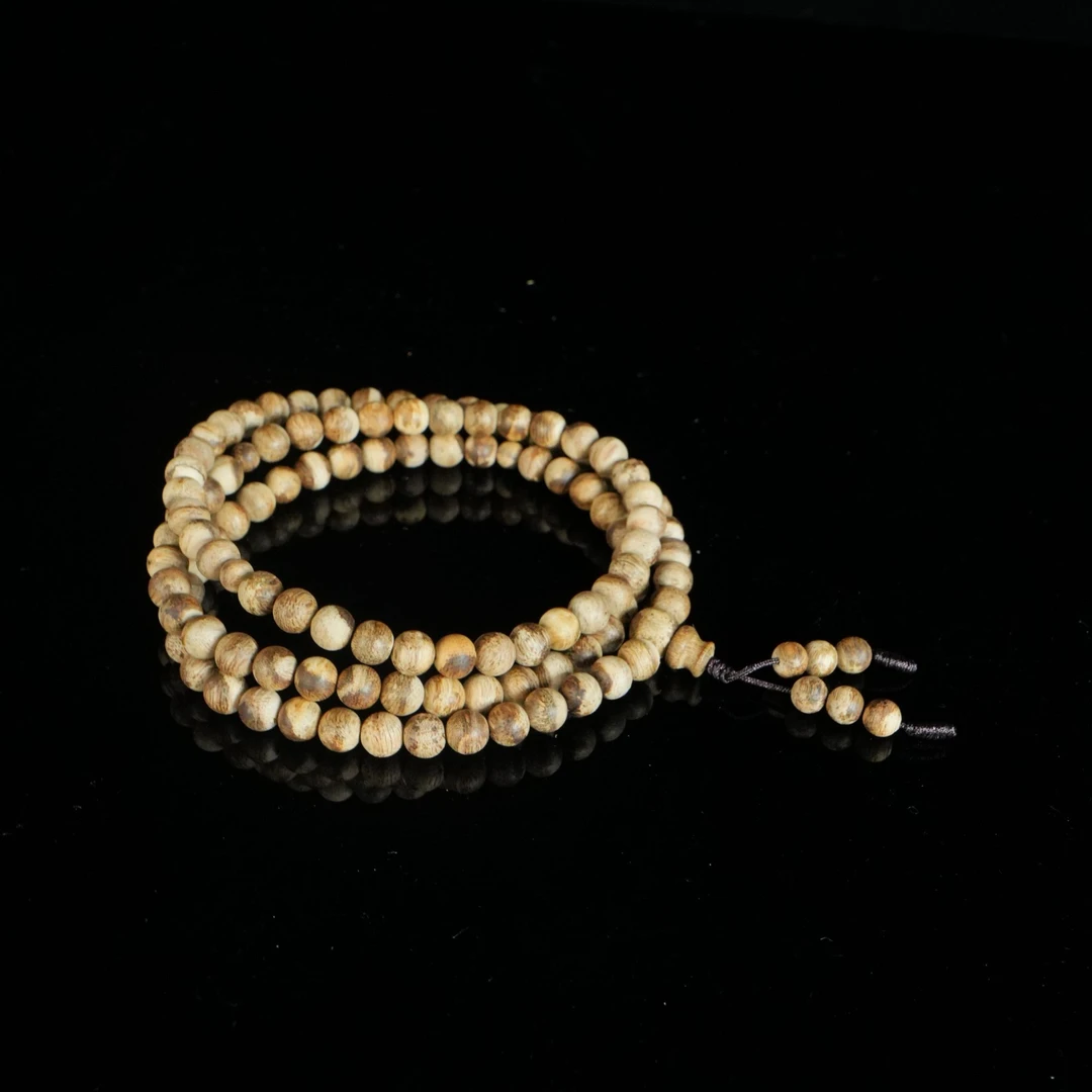 DY-B2476 西马金丝鹧鸪斑老料沉香念珠 0.69cm 10.82g