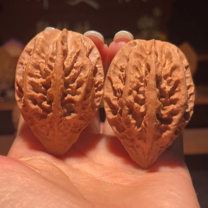 文玩核桃吊坠姜**姜凹底龙脊68