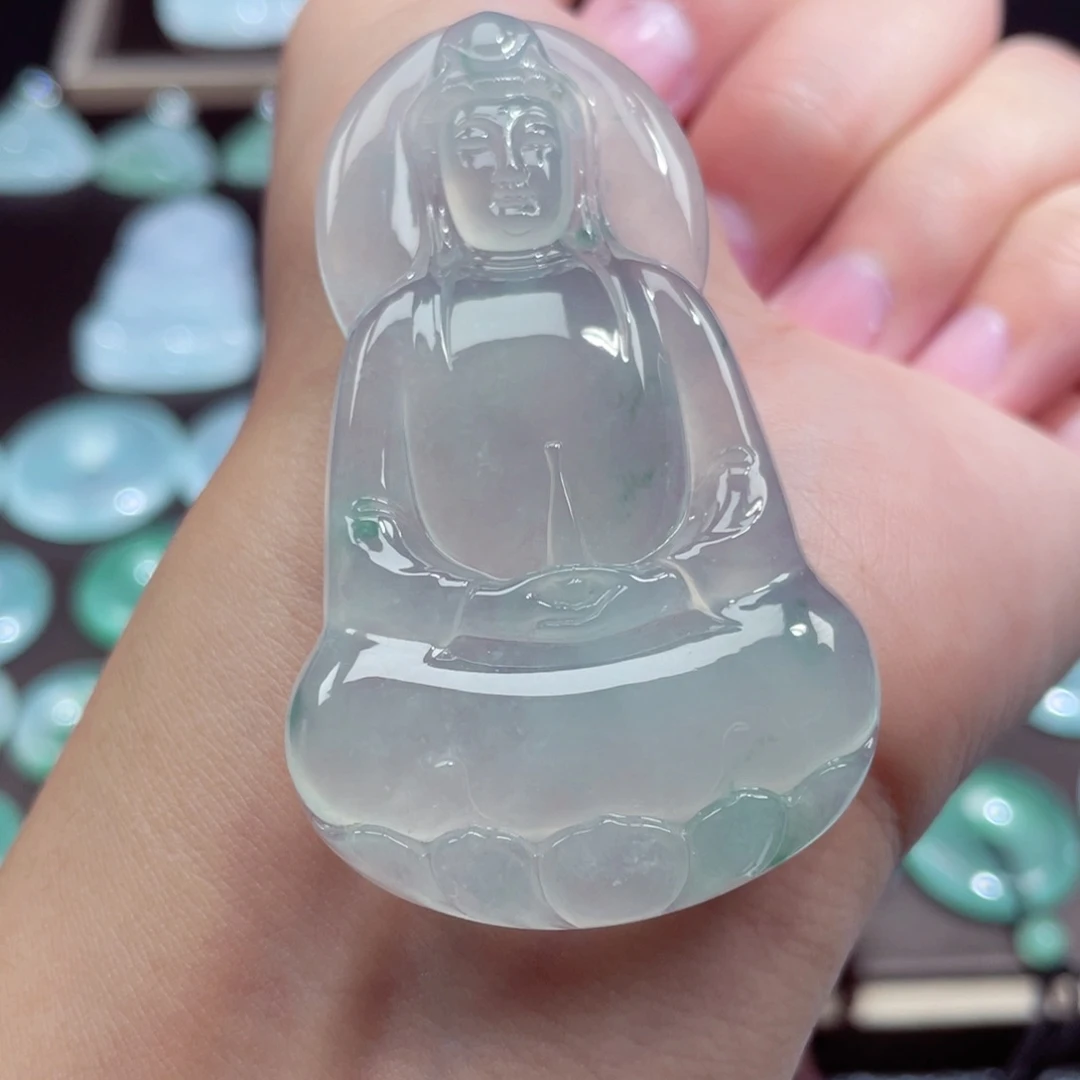 颈饰未镶嵌翡翠素衣观音