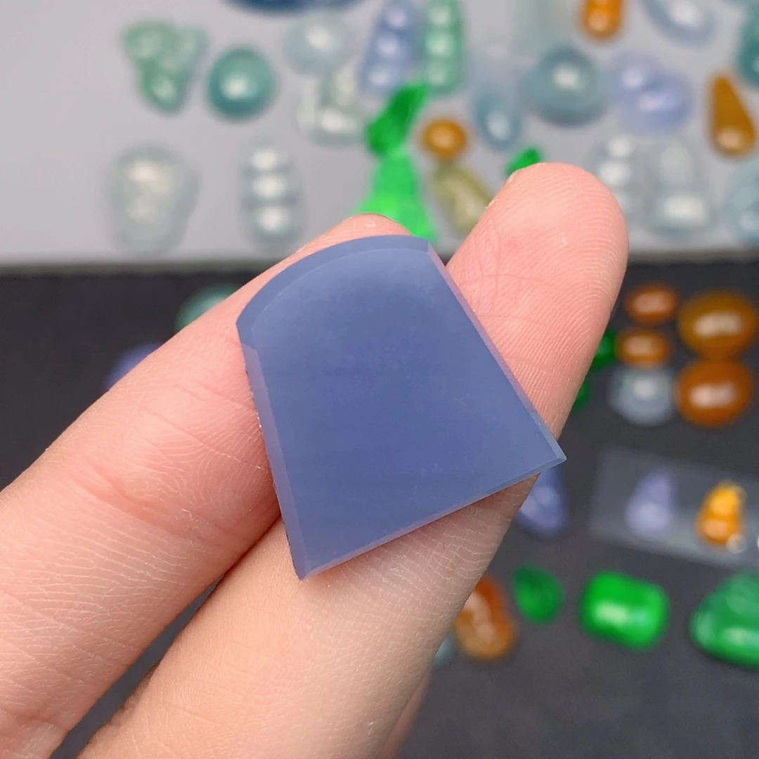 未镶嵌挂件翡翠尺寸：18.3/18.3/2.9