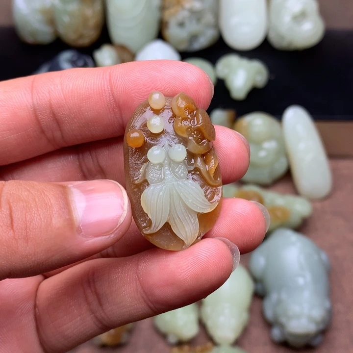 和田玉（糖玉）未镶嵌颈饰