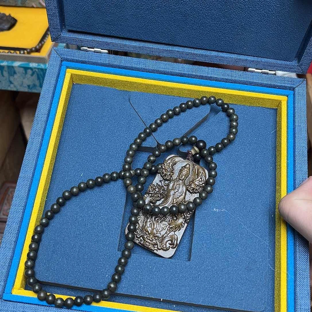 大叶紫檀（黑酸枝木类）