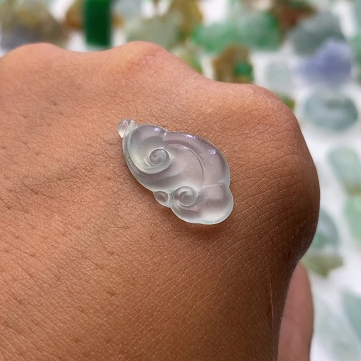 定制翡翠未镶嵌如意