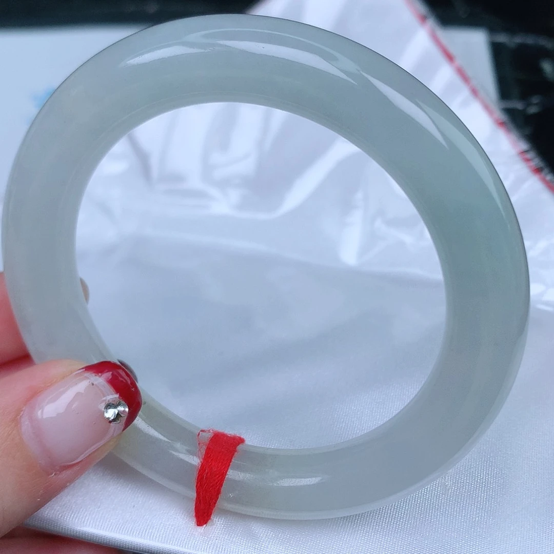 翡翠手镯（圆镯）未镶嵌天然