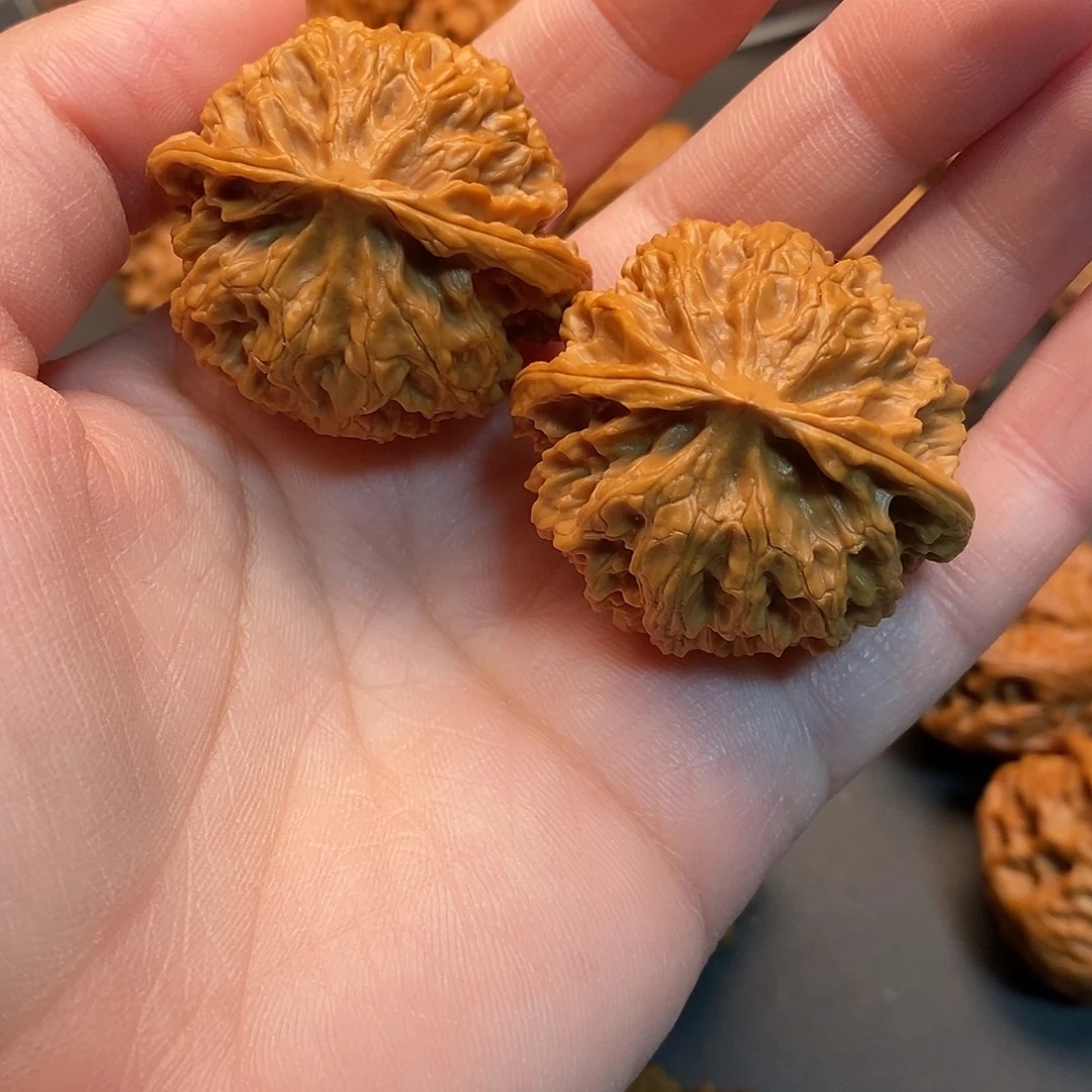 逗***玩桃核把件放漏苹果园