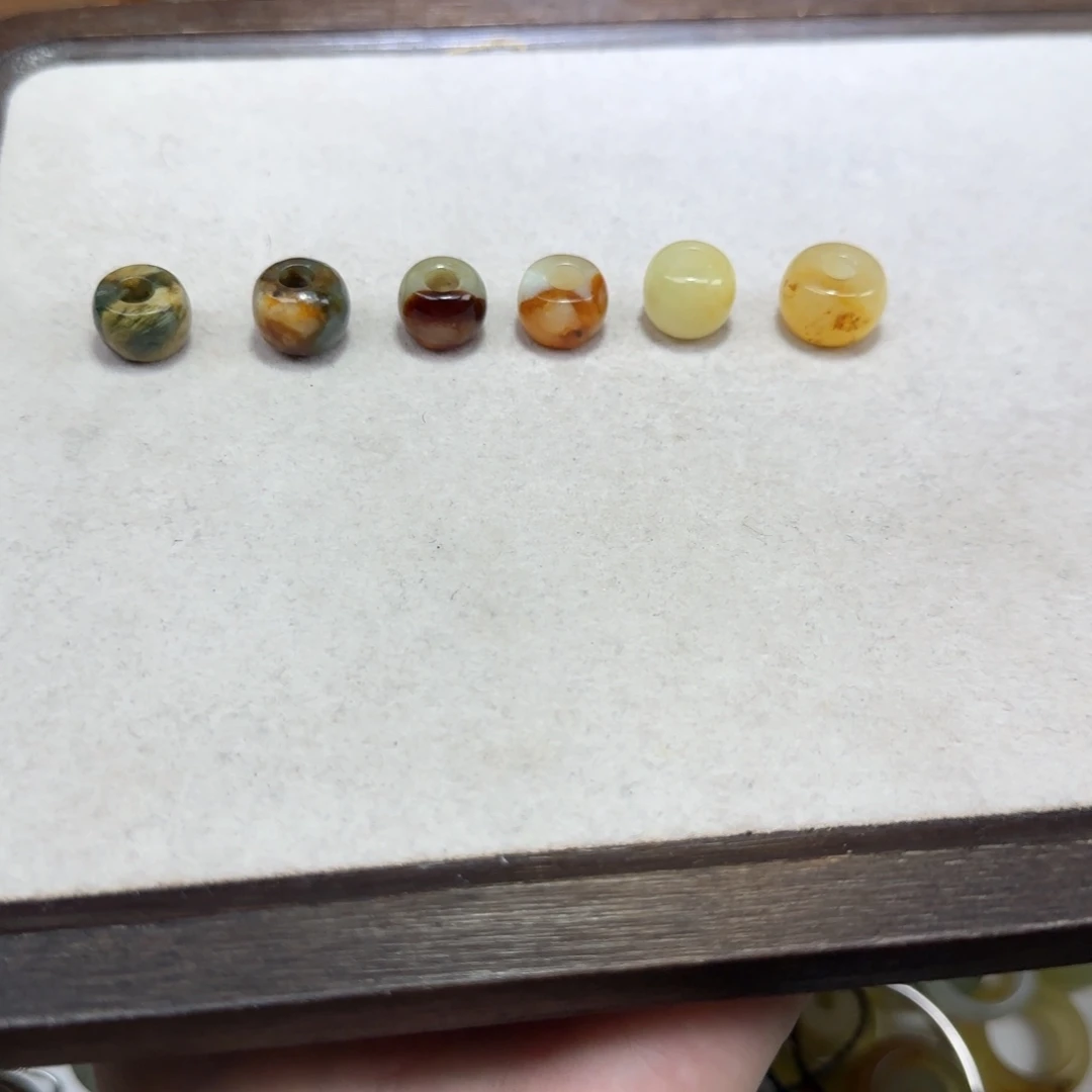 ****拉未镶嵌蛇纹石玉戒指