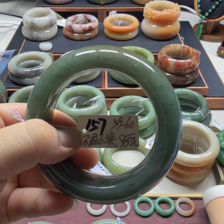 石英质玉未镶嵌手镯