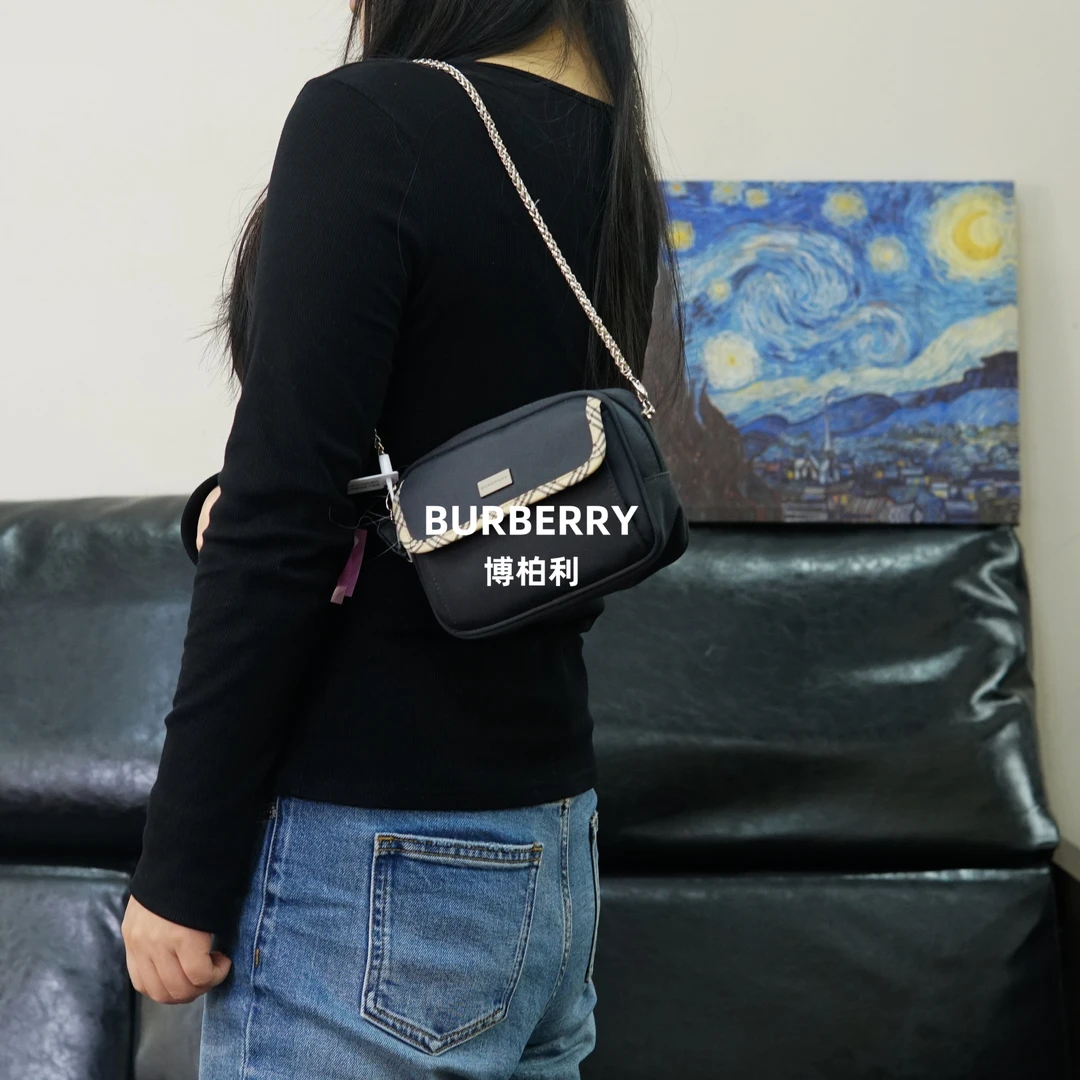95新 BURBERRY/博柏利 巴宝莉/黑色单肩链条包/JJ02314222/4222