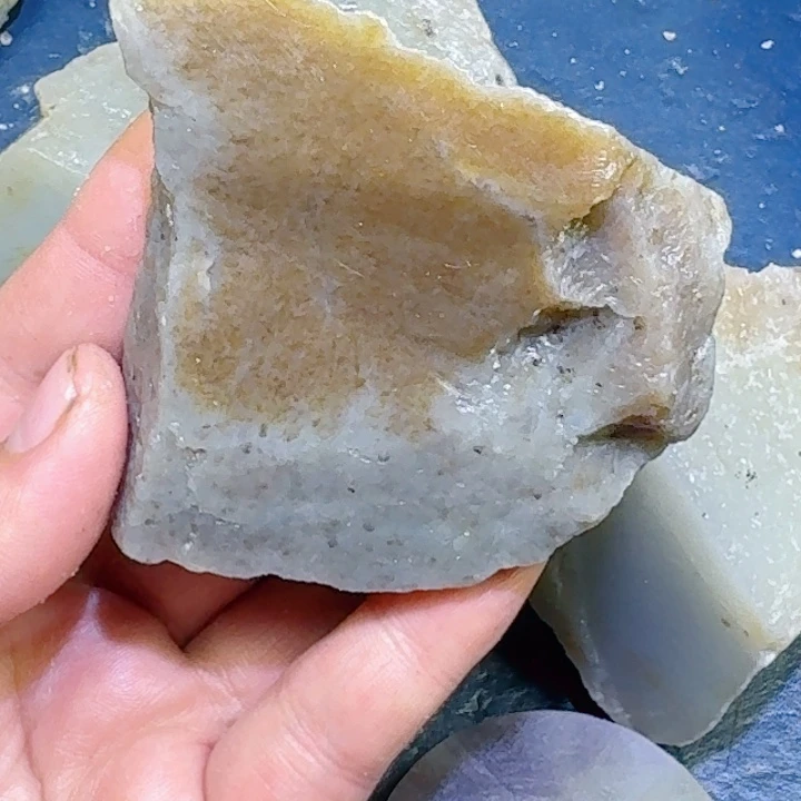 和田玉未镶嵌珠宝半成品