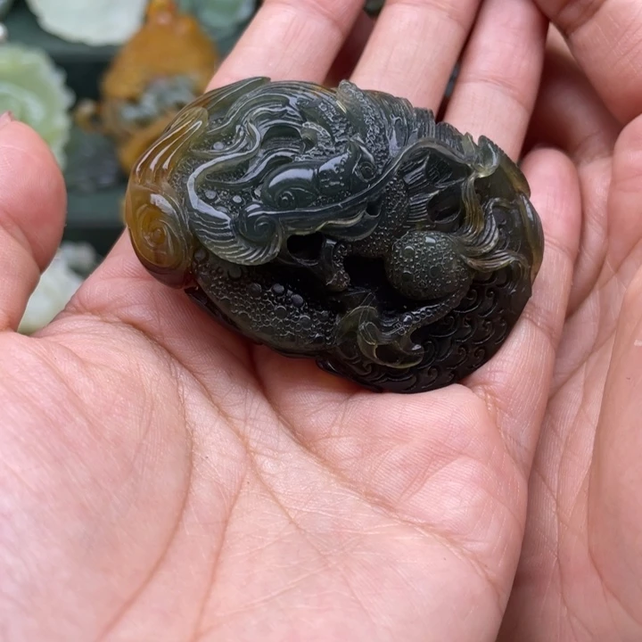 蛇纹石玉未镶嵌吊坠