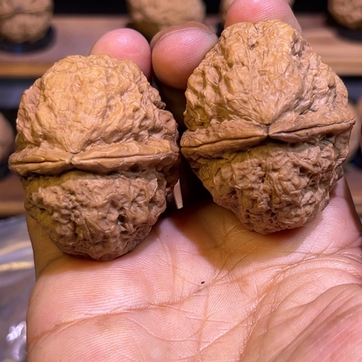 用***4文玩核桃把件红旺云铁46号43mm