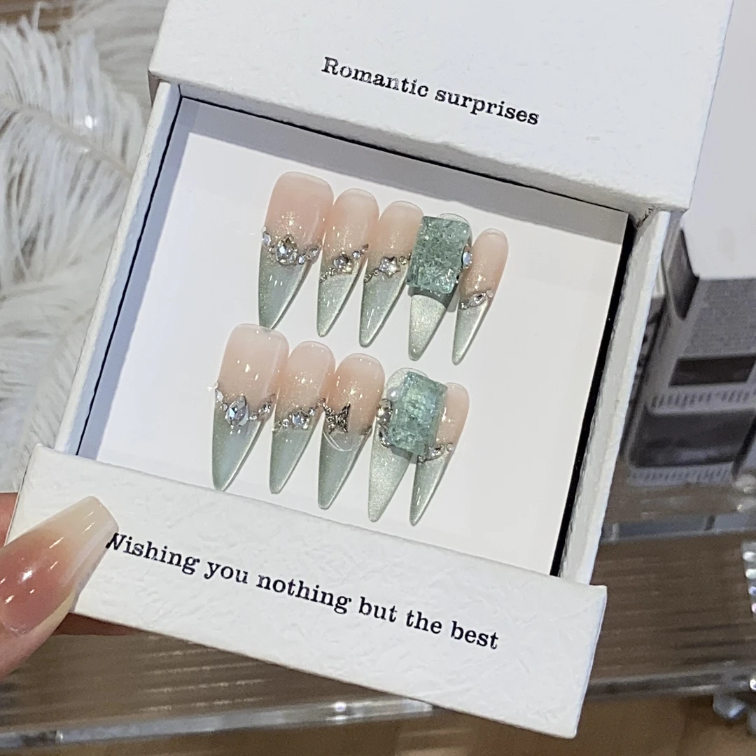 【波斯少女】高级薄荷绿斜边碎钻猫眼K9方钻贴片穿戴甲