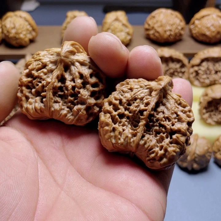 吊坠文玩核桃座山雕