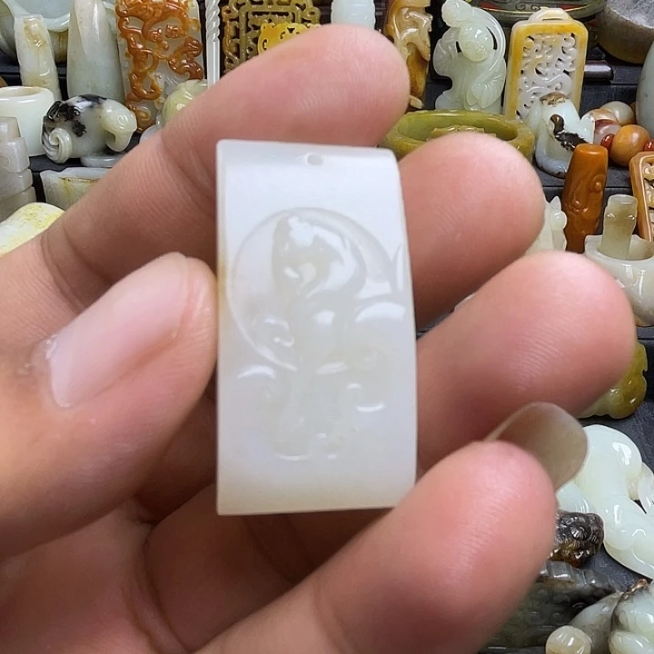 颈饰未镶嵌和田玉