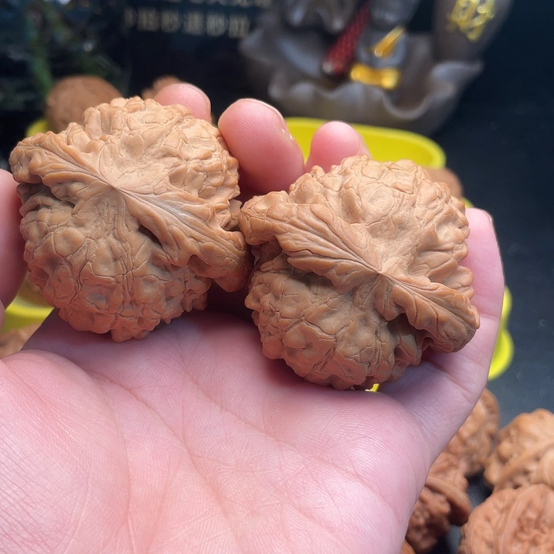 红***开文玩核桃吊坠龙鼎54