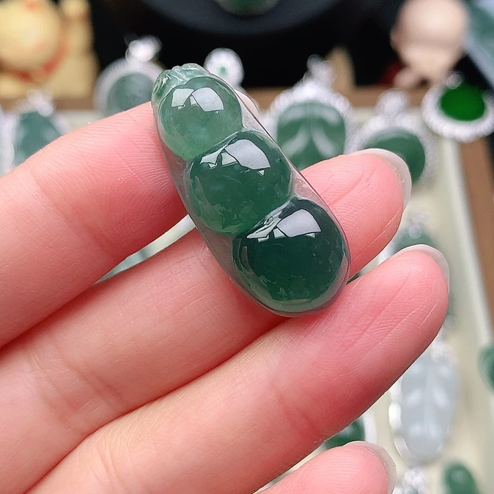 颈饰银S925镶嵌翡翠吊坠