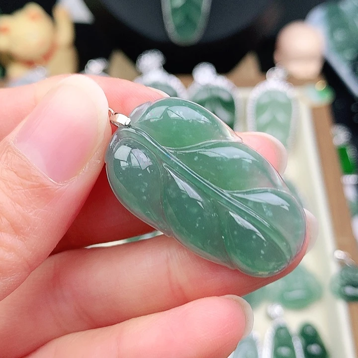 颈饰未镶嵌翡翠吊坠