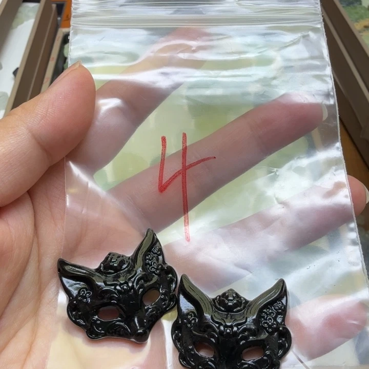 透闪石-蛇纹石玉吊坠未镶嵌