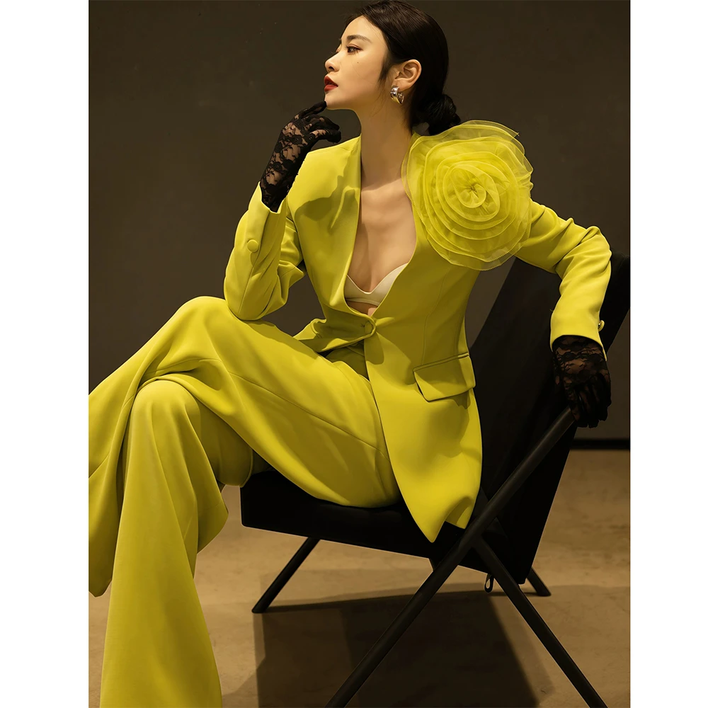 洋气减龄名媛西装套装女2025春秋季高级感立体花朵西服长裤两件套