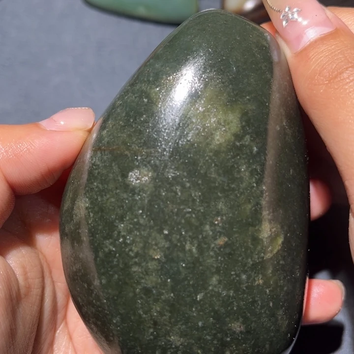 和田玉未镶嵌把件