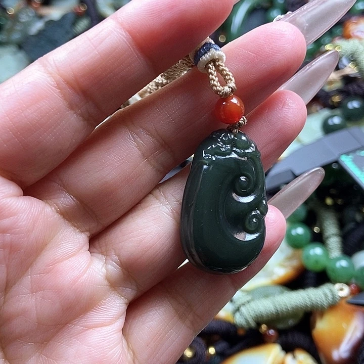 和田玉颈饰未镶嵌