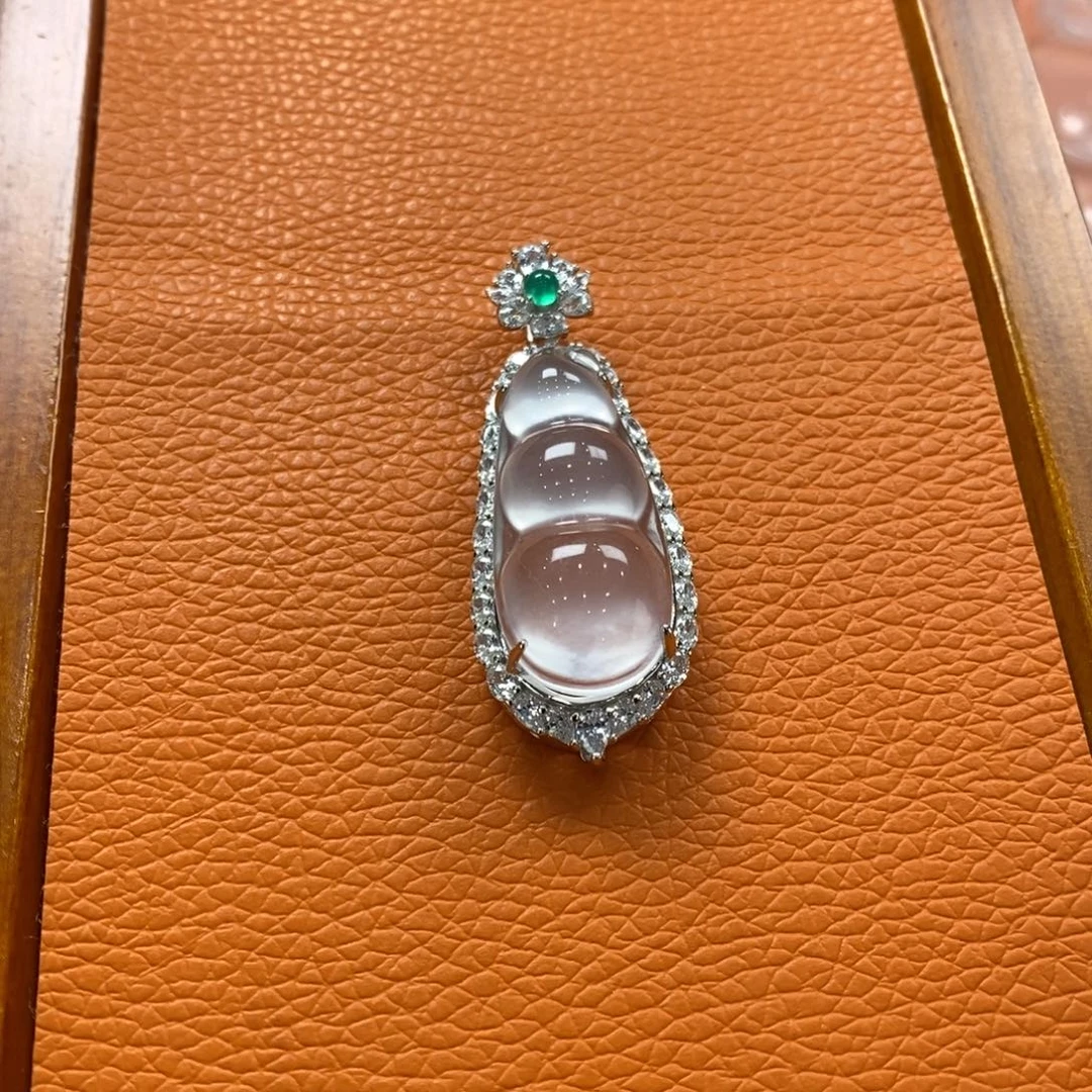 石英质玉吊坠(赠链)银S925镶嵌山****a