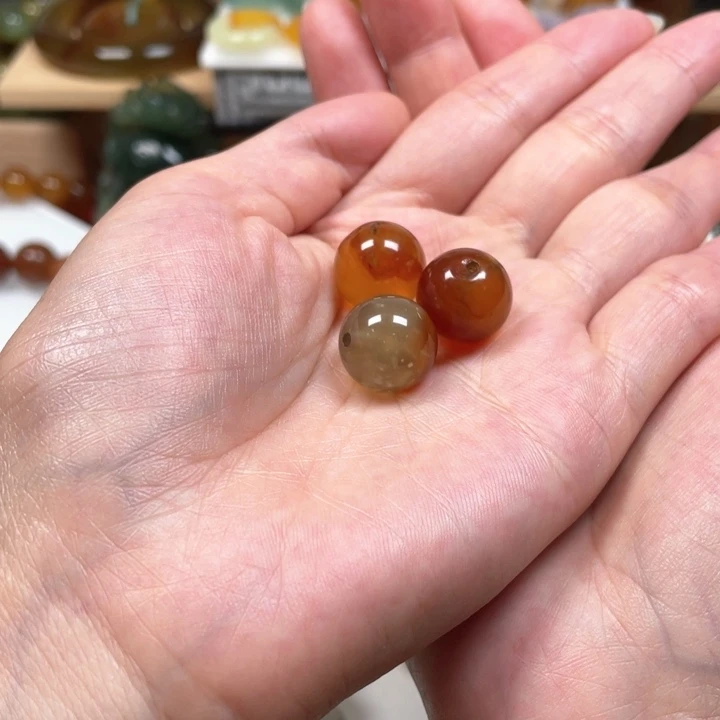 未镶嵌蛇纹石玉手链幸*嘟