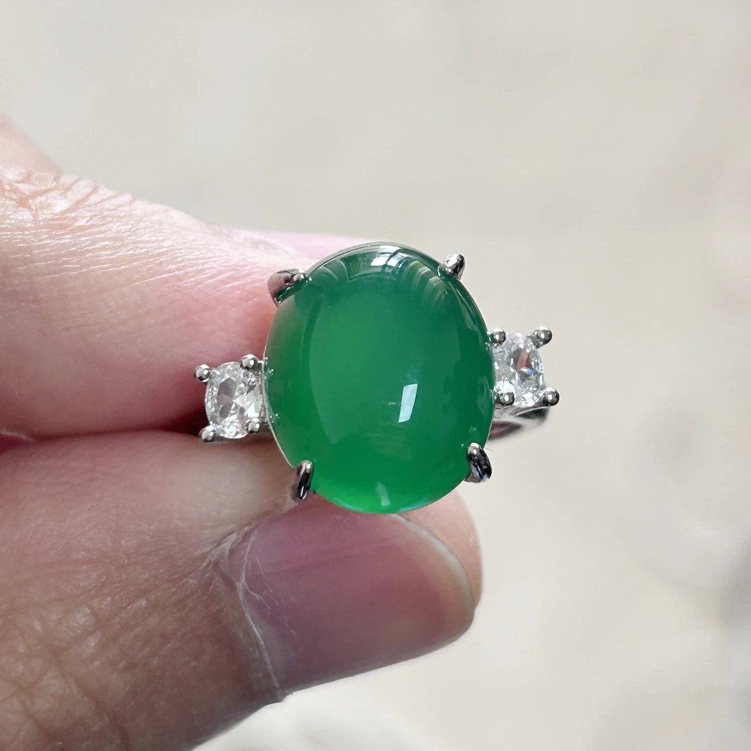 A16简约满绿戒指镶嵌