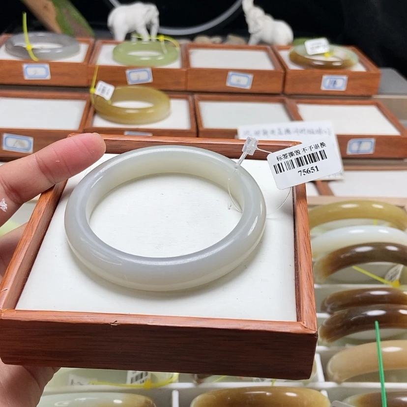 【闪购商品】和田玉手镯未镶嵌