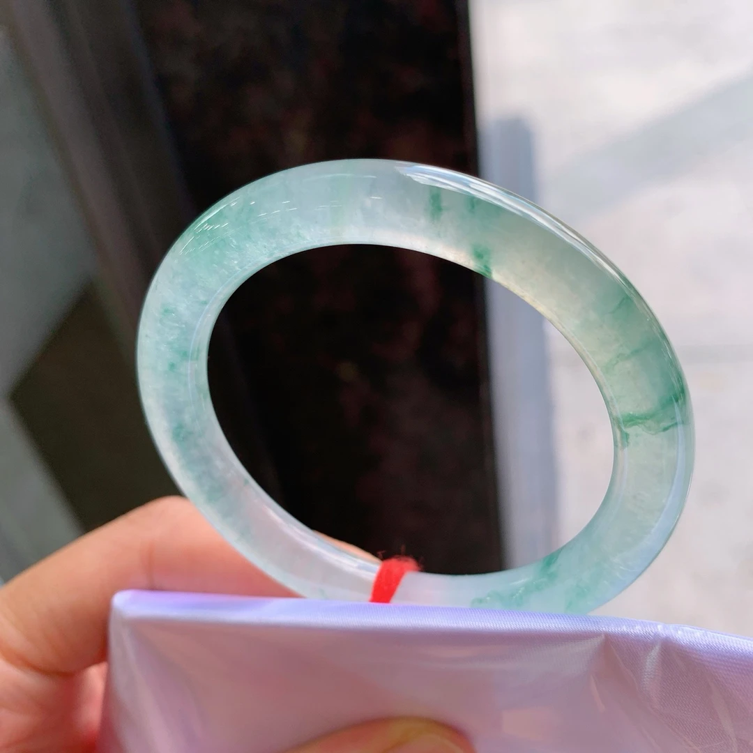 天然翡翠A冰种手镯，圈口50-51 圆条冰黄翡飘花 尺寸：50.6/8.2/8.3