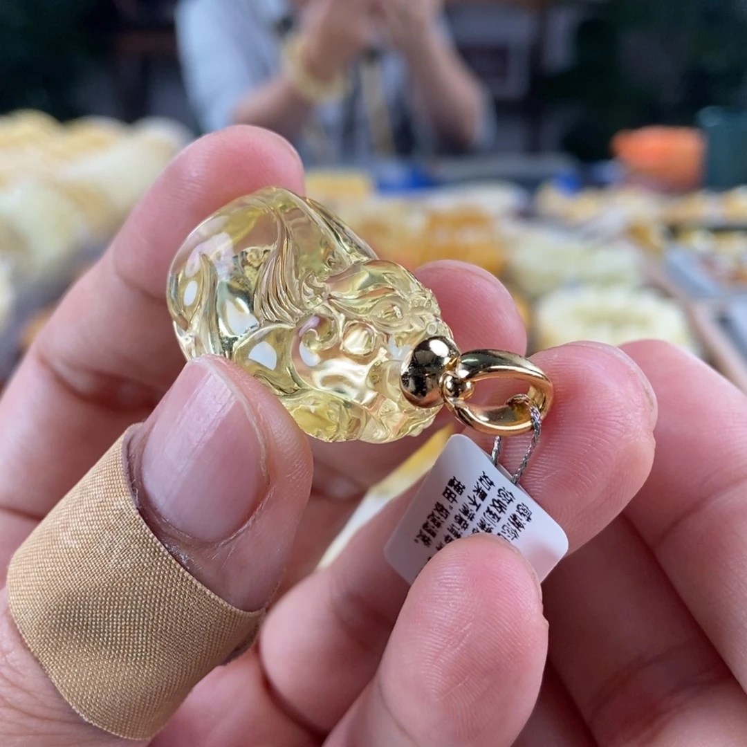 琥珀未镶嵌珠宝奇石净水金珀貔貅吊坠10.5