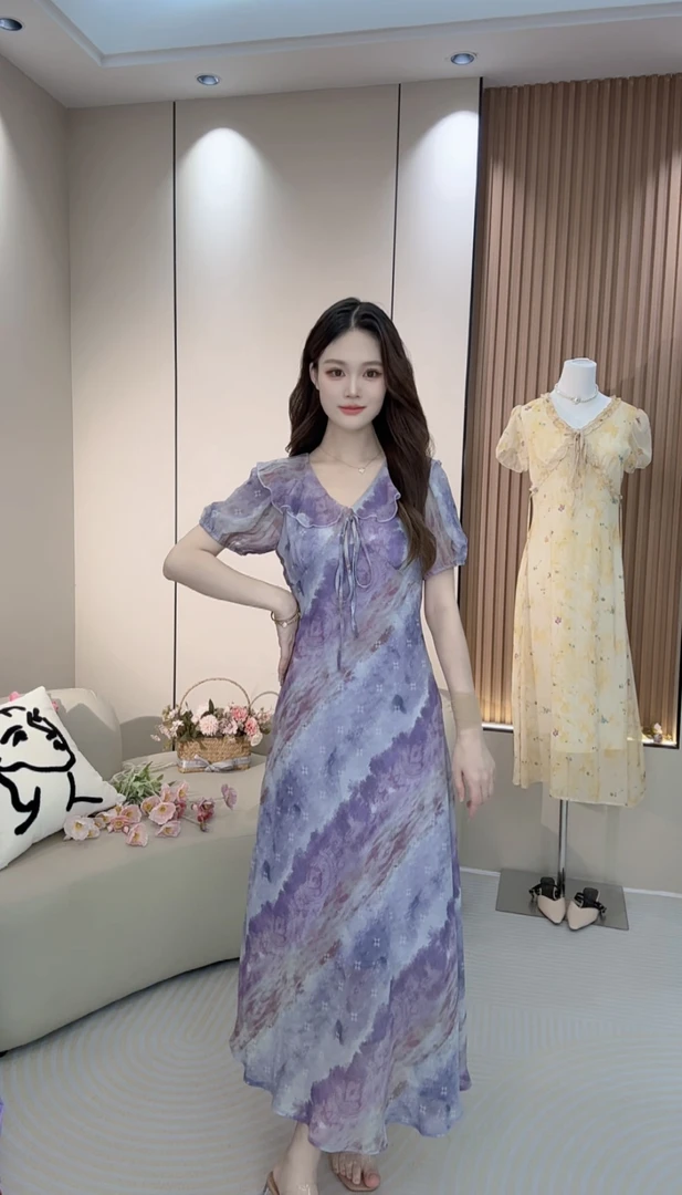 复古气质晕染印花V领短袖连衣裙2025夏季新款度假风浪漫优雅长裙
