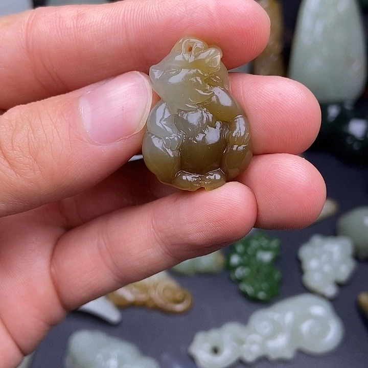 未镶嵌和田玉挂件