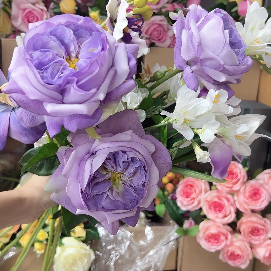 紫色花束。
