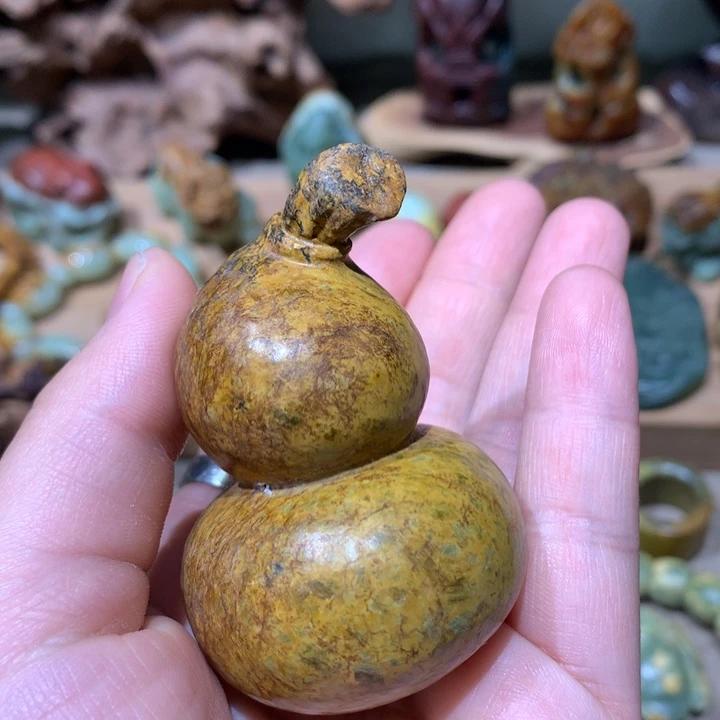 未镶嵌岫岩河磨玉（透闪石质玉）把件