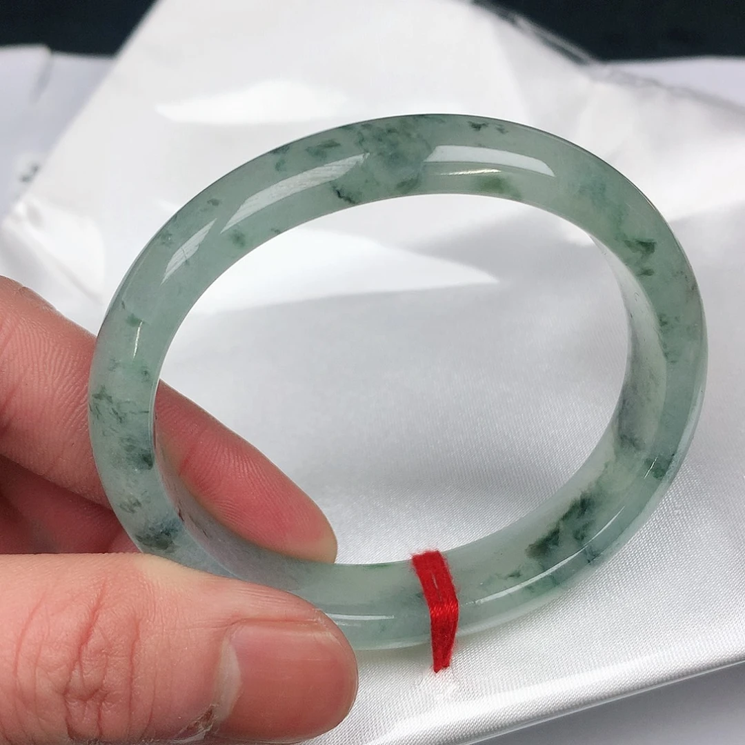 翡翠手镯未镶嵌圈53贵