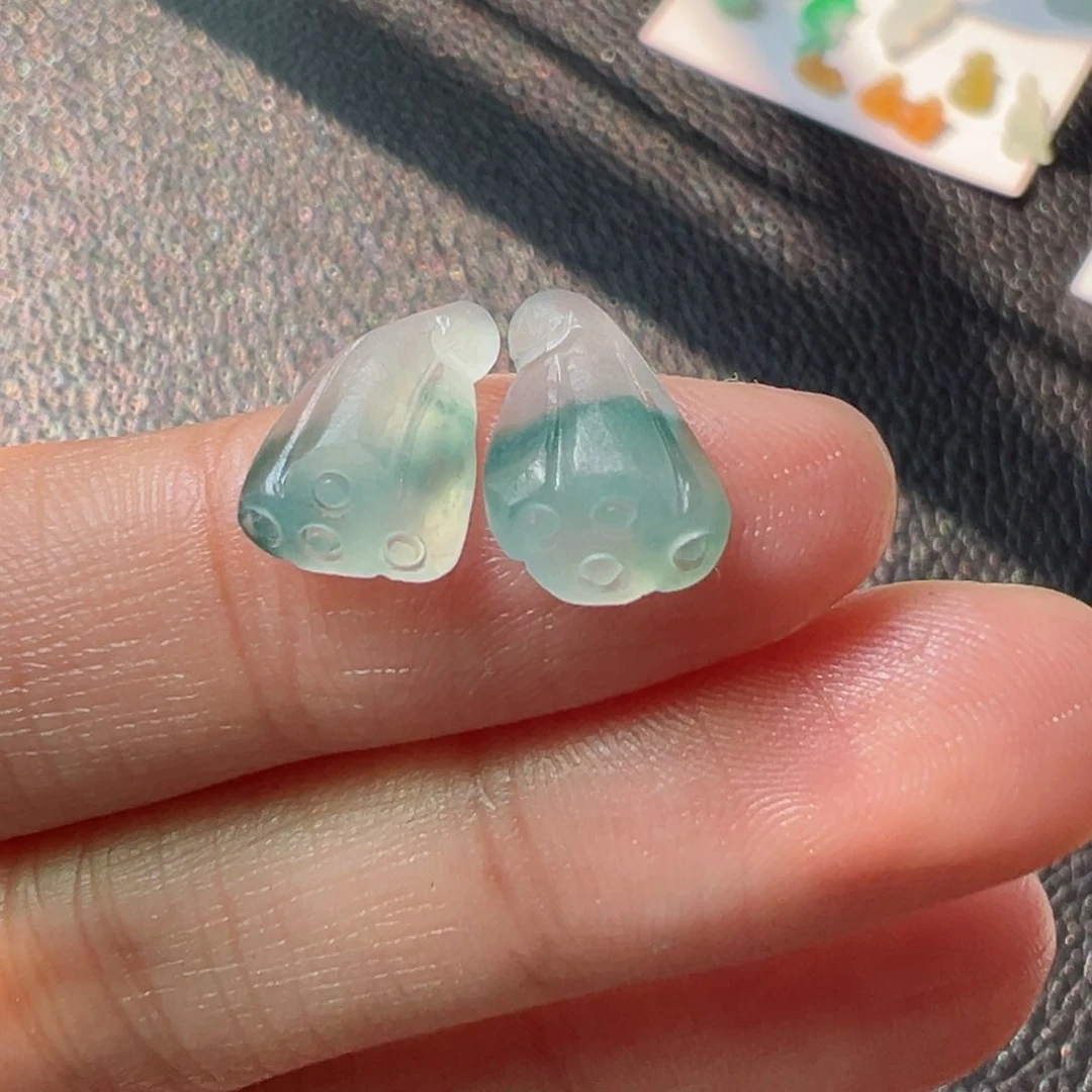 定制翡翠未镶嵌莲蓬一对