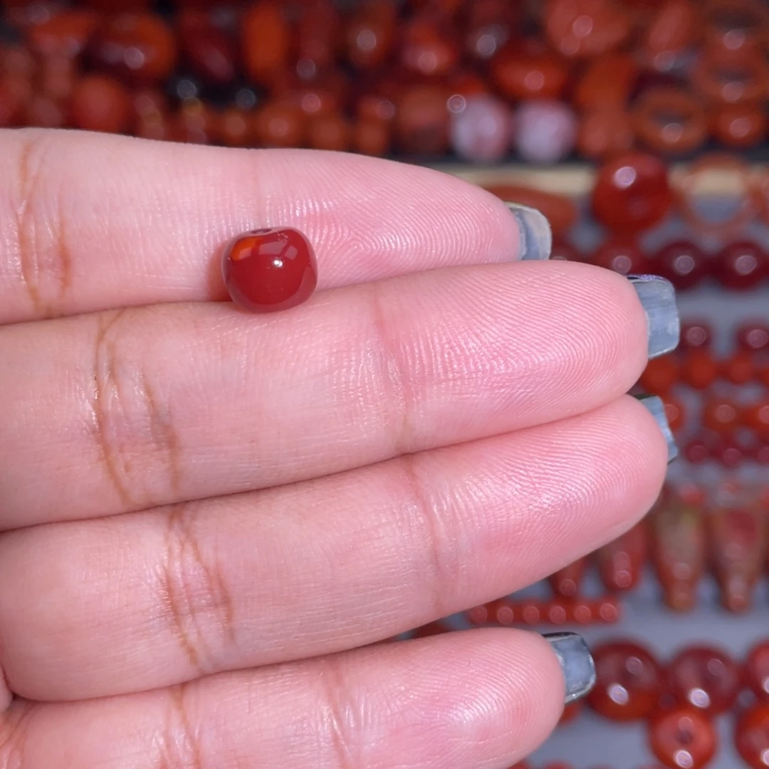 南红玛瑙未镶嵌牛血红双色老型卡8×6.4