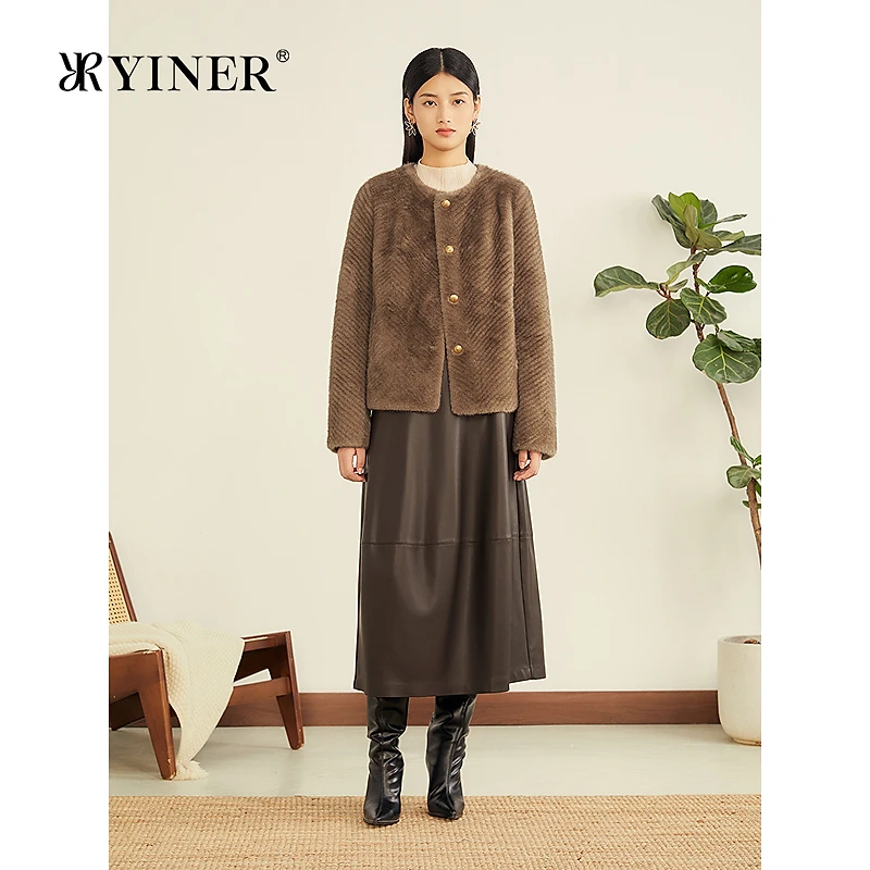 YINER音儿专选2025冬季新款法式复古人字纹H型短款环保皮草外套