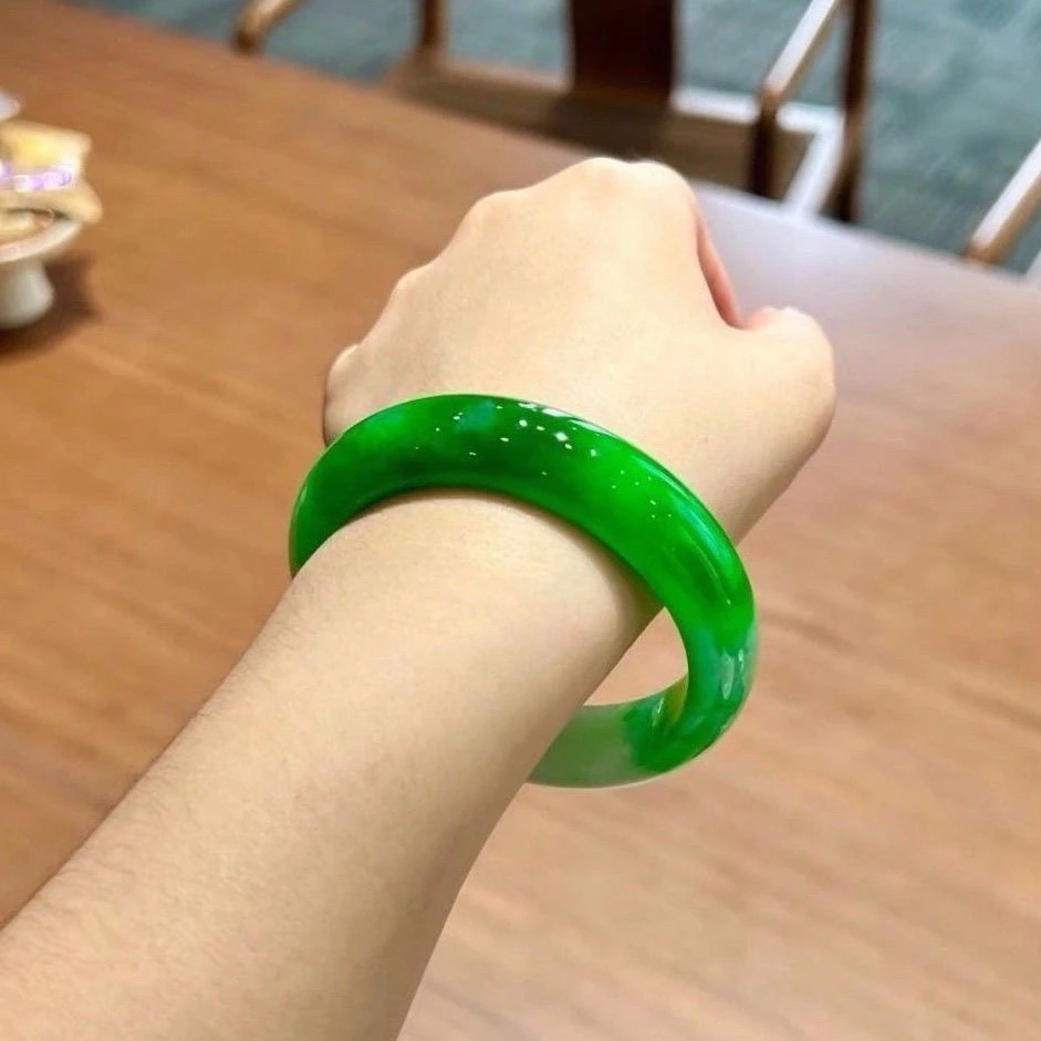 天然缅甸翡翠手镯绿色色花高级感