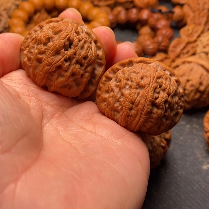 秦岭野生文玩核桃